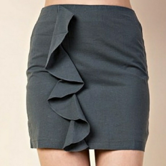 Dresses & Skirts - Cascade Detailed Ruffled Skirt